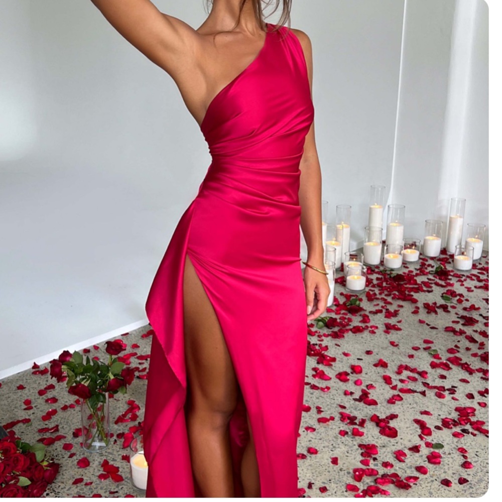 Chic One-Shoulder Pink Maxi Dress